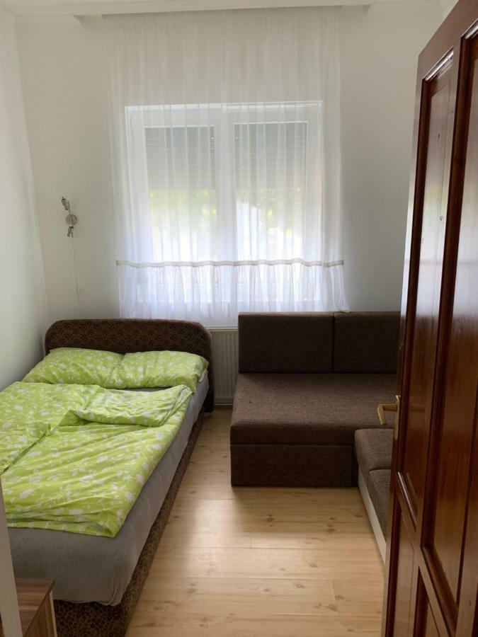 Viktor Apartmanhaz Замарди Экстерьер фото